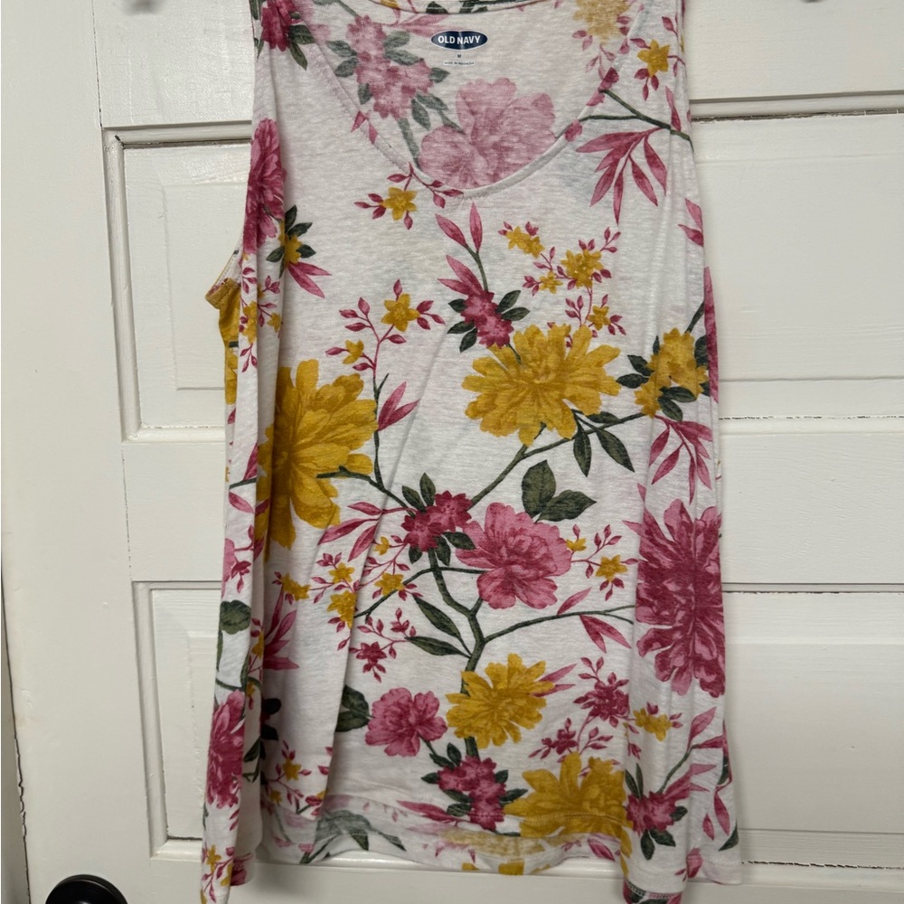 Old Navy Floral Scoop Neck Tank in Pink & Yellow